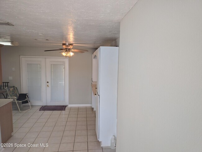 Building Photo - 900 Camphor Way