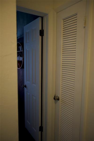 Building Photo - 11150 Peachtree Dr