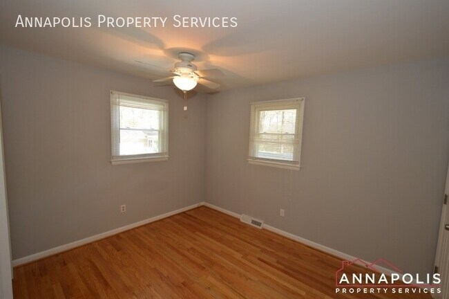 Building Photo - 556 Arundel Dr