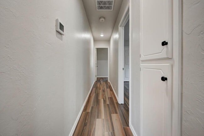 Building Photo - 1011 W Gemini Rd