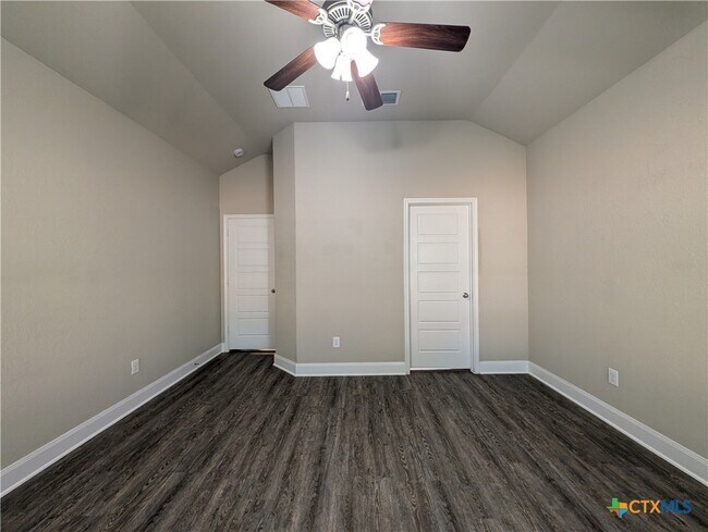 Building Photo - 1209 FM306