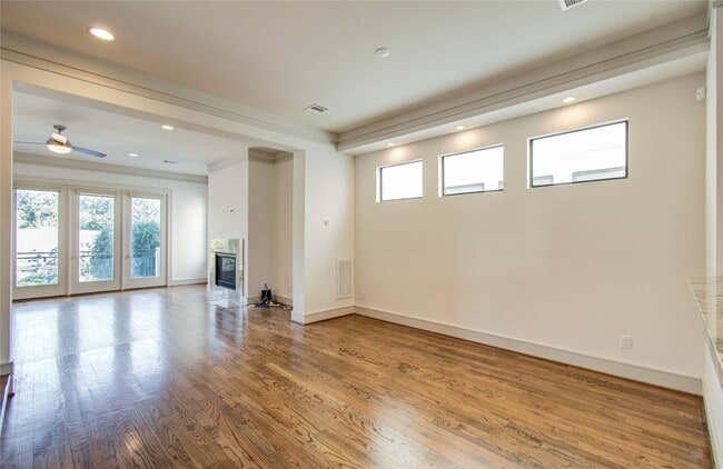 Building Photo - 1808 Ridgewood St