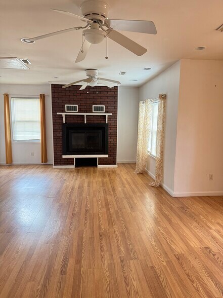 Building Photo - 124 Miley Dr