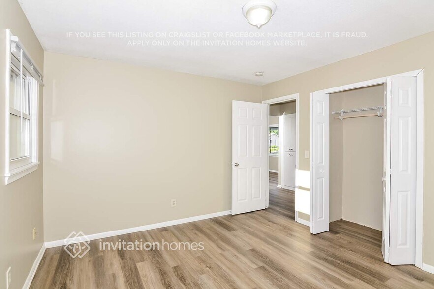 Building Photo - 7141 Newton Ave N