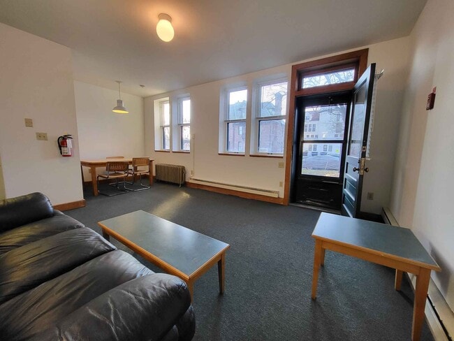 Building Photo - 109 Sage Pl