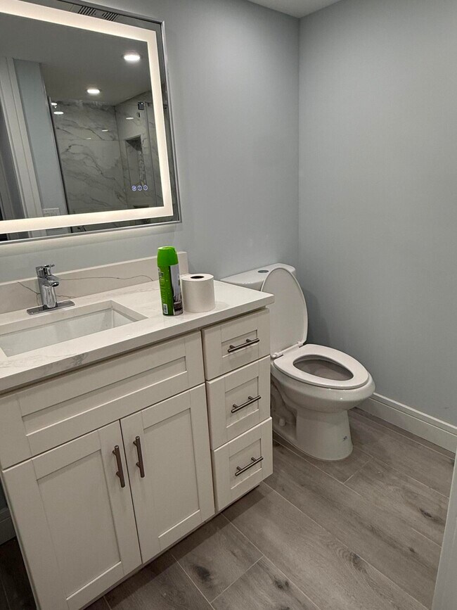 Building Photo - 216 Normandy Ln