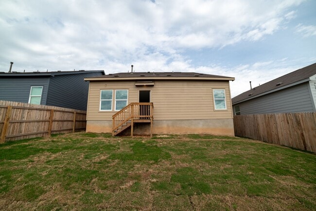 Building Photo - Hidden Trails, Bulverde, TX Spacious 4-Bed...