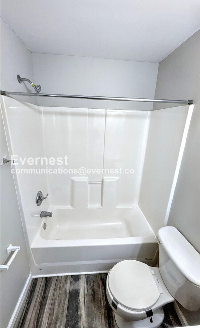 Building Photo - 5821 Weeks Ave