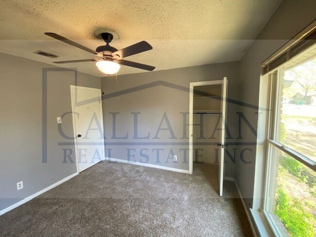 Building Photo - Updated Sherwood 3 Bedroom Home