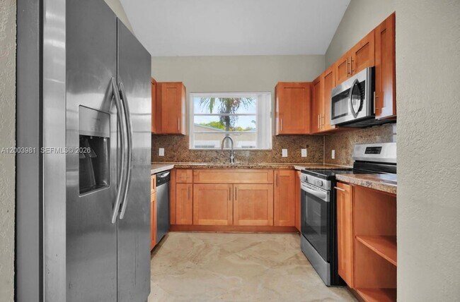 Building Photo - 1630 Van Buren St