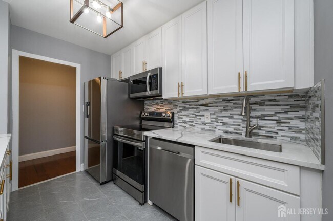Building Photo - 301 Beech St