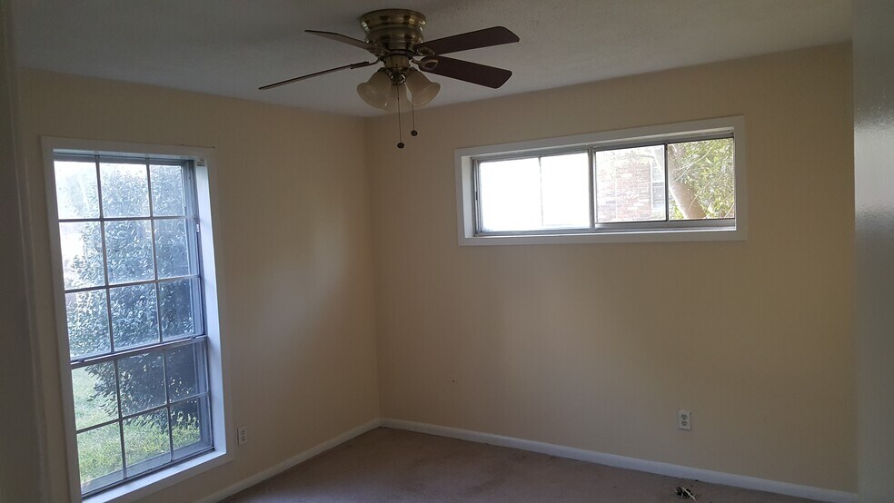 Building Photo - 418 Thacker Loop