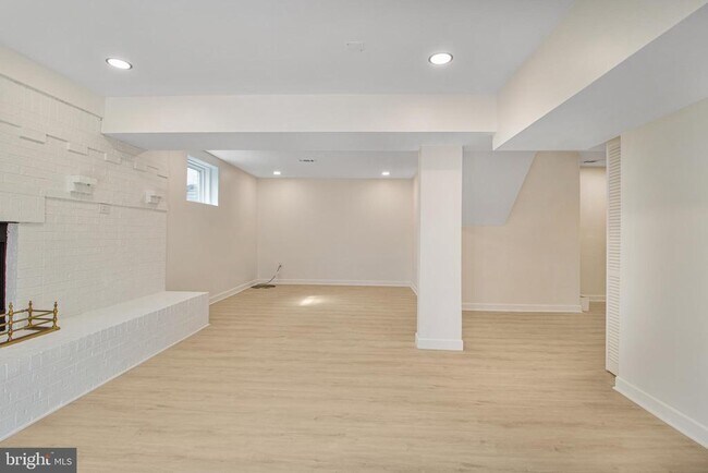 Building Photo - 8009 Poplar Hill Dr