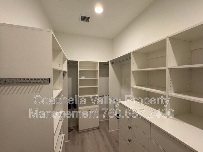 Building Photo - 74635 Tesla Dr