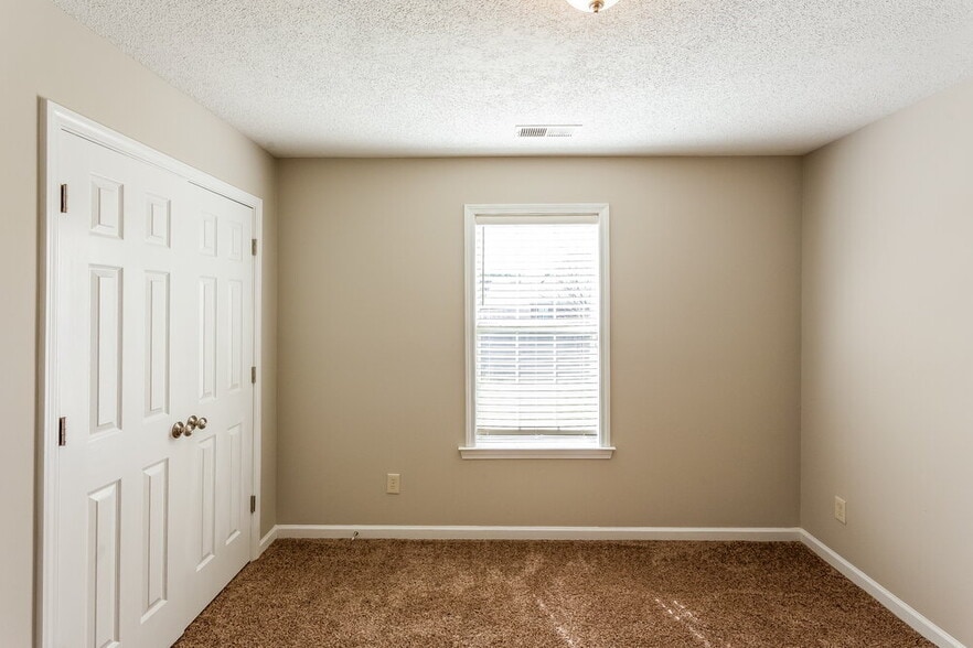 Building Photo - 13073 Braybourne Pkwy