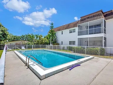 Building Photo - 10330 N Military Trl