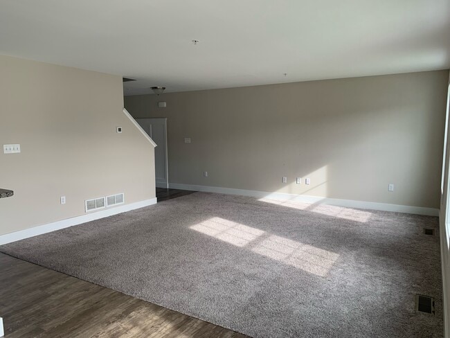 Building Photo - 2751 Post Dr