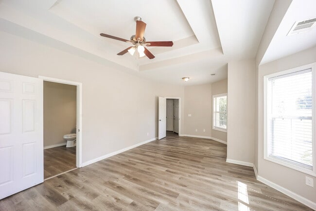 Building Photo - 83 Robinson Ln