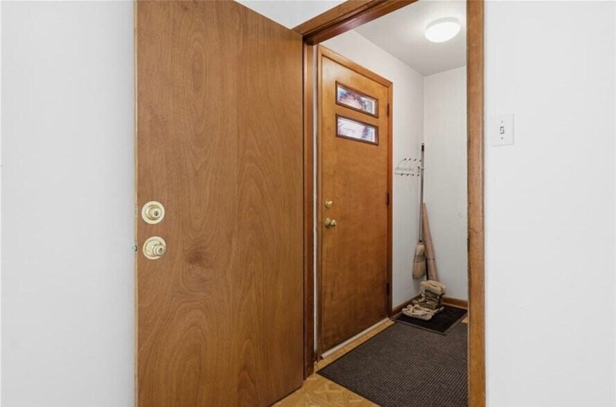 Building Photo - 226 Frankfort Ave