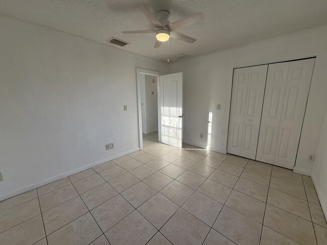 Building Photo - 1971 Smith Dr