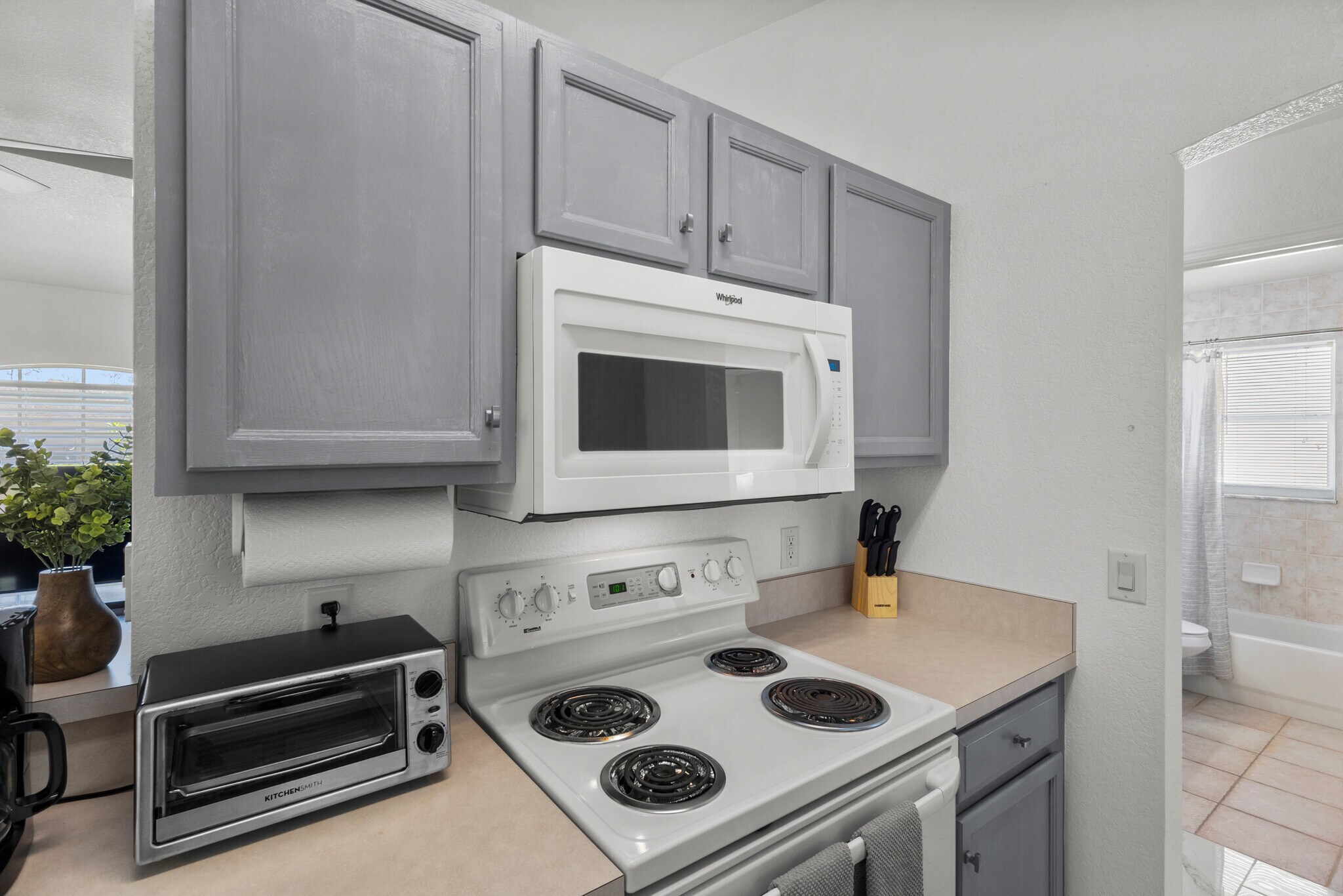 Building Photo - 3620 Candia Ave