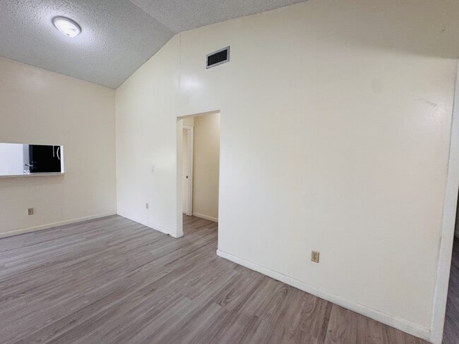 Building Photo - 1149 Independence Trail