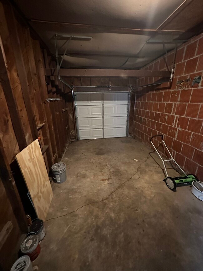 Building Photo - 308 SW 44th St