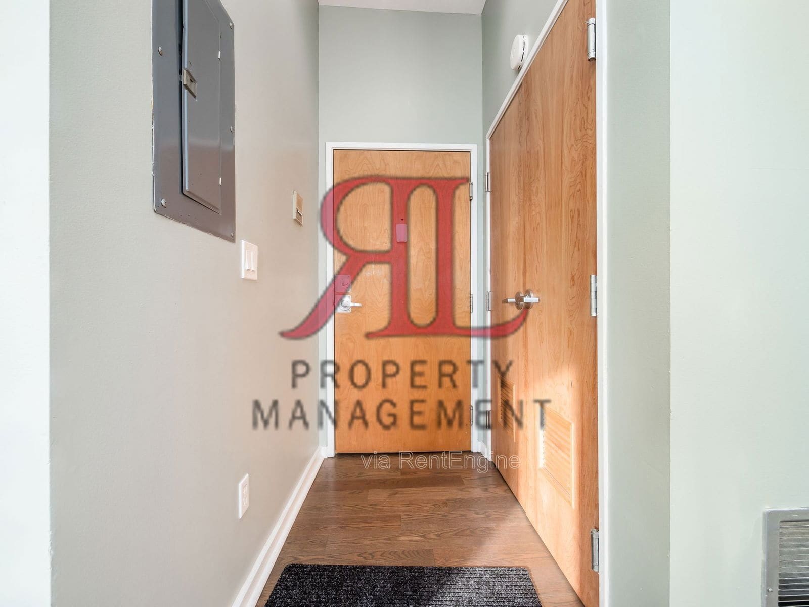 Building Photo - 1131 N High St