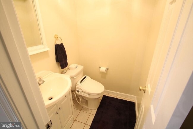 Building Photo - 13728 Valley Oak Cir