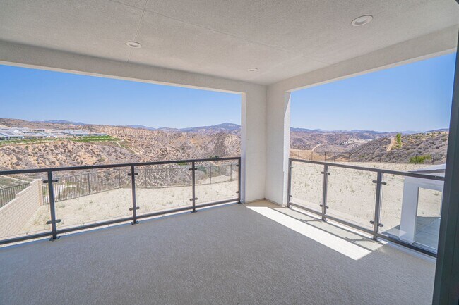 Building Photo - Spacious 5-Bedroom Home with Community Ame...