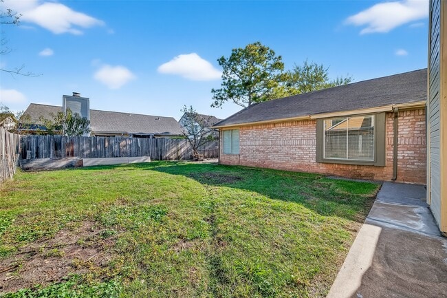 Building Photo - 11415 Chariot Dr