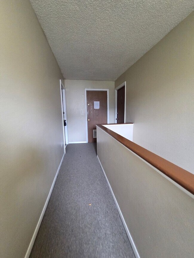 Building Photo - 4420 Loomis Ave