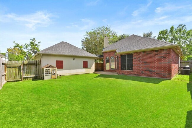 Building Photo - 4002 N Barnett Way