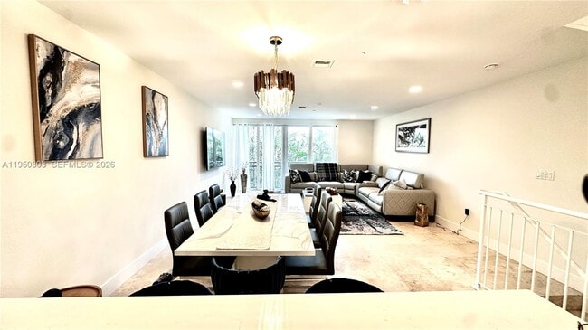 Building Photo - 814 NE 19th Ave