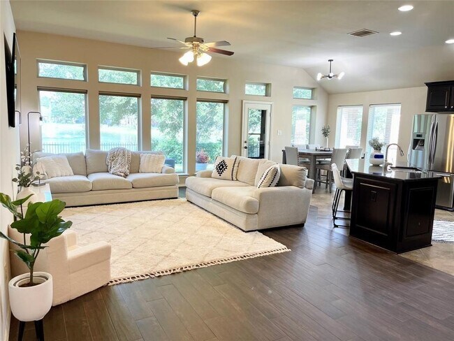 Building Photo - 25443 Lockspur Dr