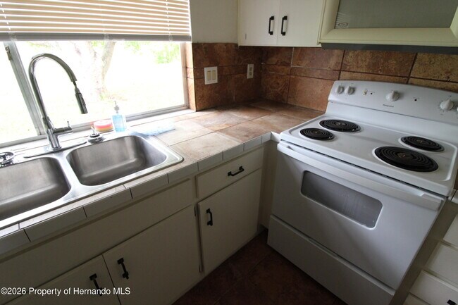 Building Photo - 5565 Baffin Cir