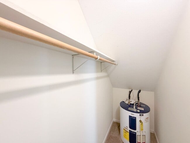 Building Photo - 430 W Stevens St