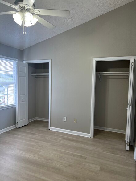 Building Photo - 343 Beaverview Dr
