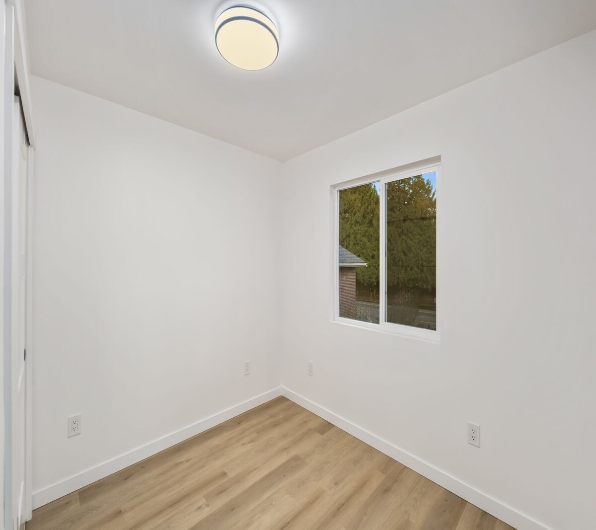 Building Photo - 5945 Fauntleroy Way SW