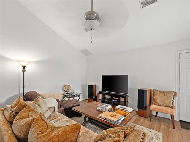 Building Photo - 6504 Lago Vista Dr