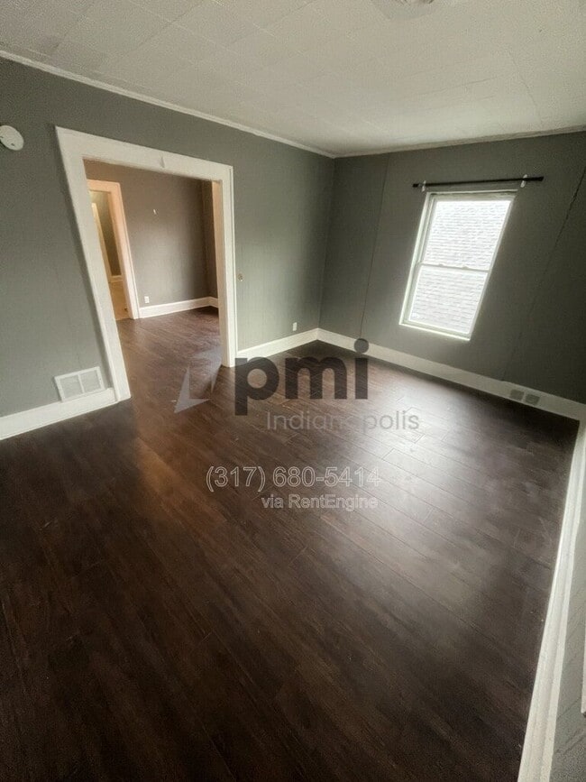 Building Photo - 213 1/2 S Madison Ave