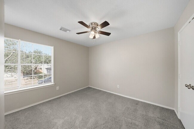Building Photo - 21619 Knightsbrook Ln