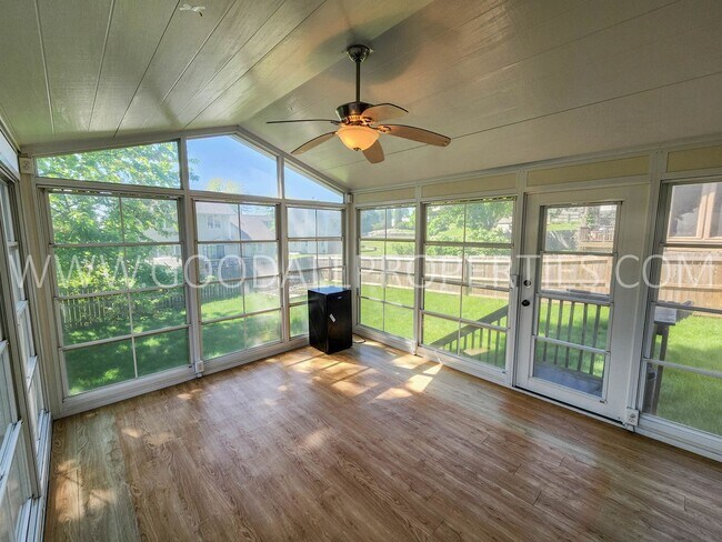 Building Photo - 4 Bedroom 2 car garage home in Clive