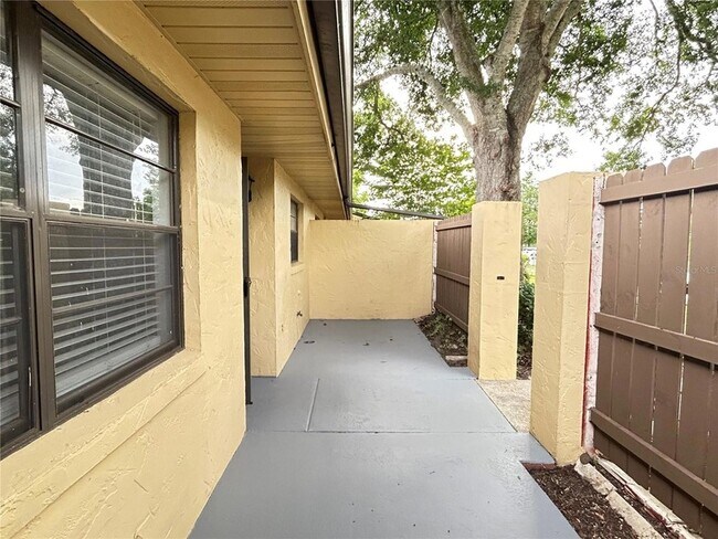 Building Photo - 1026 Medinah Dr