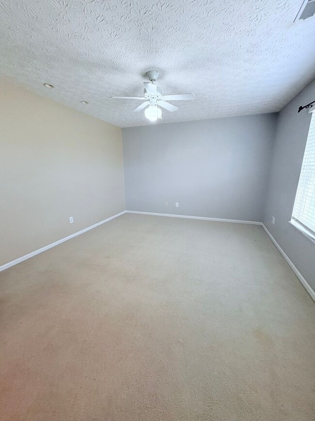 Building Photo - Beautiful 3BR 3BA w/ Attached Garage • White-Appliance Kitchen • HOA Lawn Care in Dublin