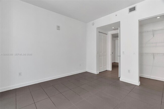 Building Photo - 1600 NE 1st Ave