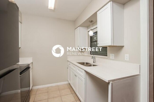 Building Photo - 3 Bedroom Pet-Friendly Home in Palm Bay, FL with Main Street Renewal