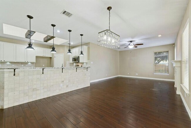 Building Photo - 114 Highalea Ct