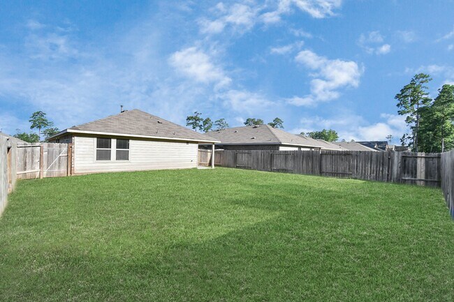 Building Photo - 9878 Laurel Lake Dr