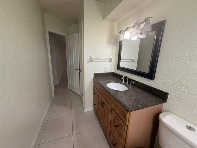 Building Photo - 440 W Tarpon Blvd NW